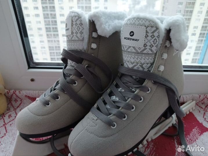 Коньки фигурные 39 размер