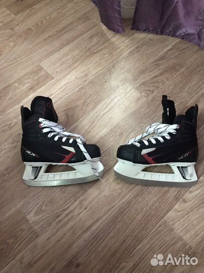 Хоккейные коньки детские (35 размер)