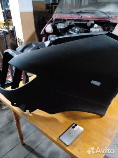 Крылья передние