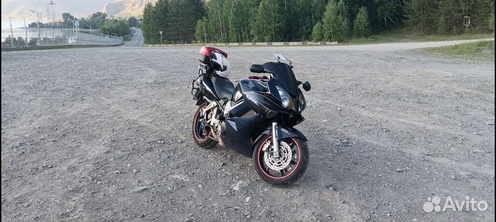 Продам honda VFR 800
