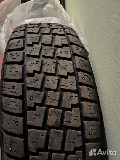 Avon Ranger Ice 215/65 R16