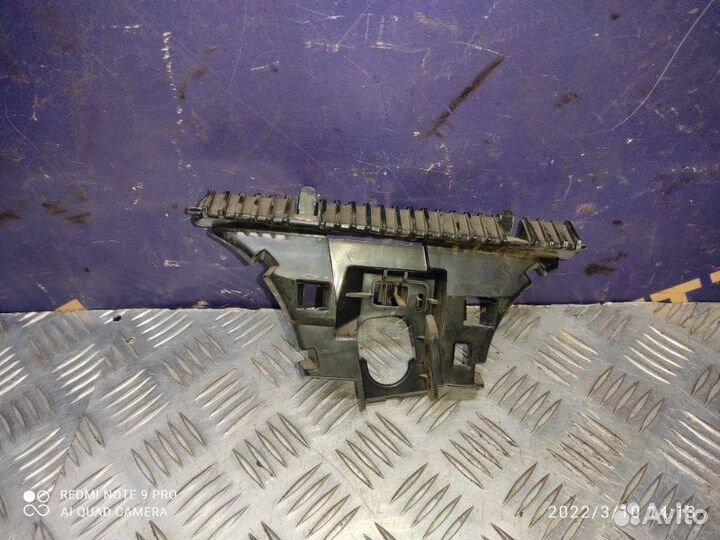 Кронштейн левый Renault Fluence седан 1.6 K4M 2012