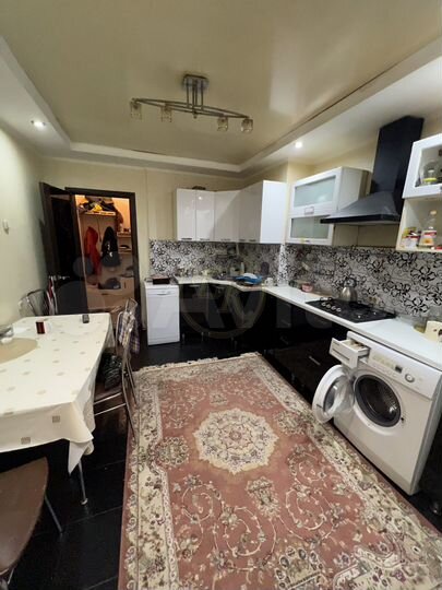 3-к. квартира, 70 м², 1/10 эт.