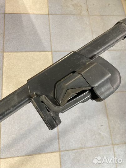 Багажник на рейлинги thule