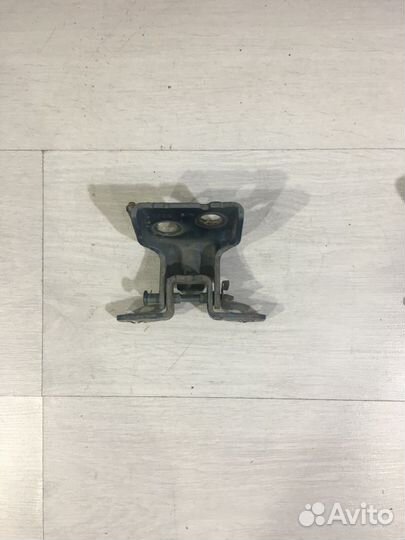 Петля двери перед прав renault duster 2.0 4wd мт