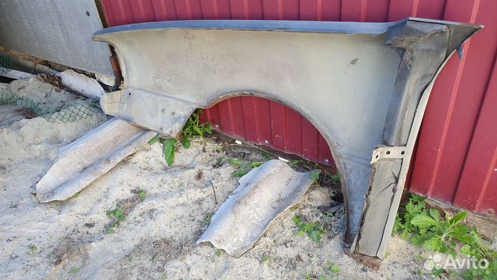 Крыло переднее правое ауди 80 90