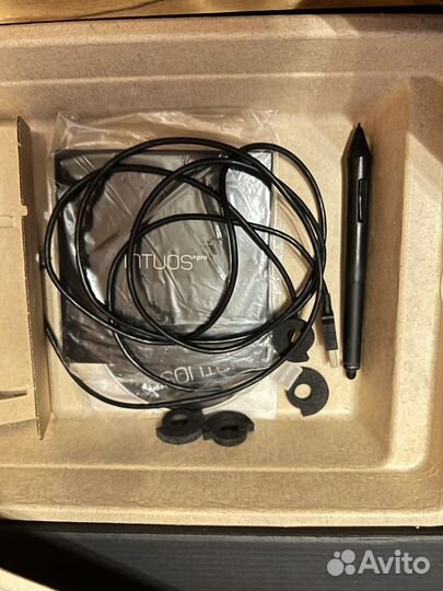 Графический планшет wacom intuos pro small