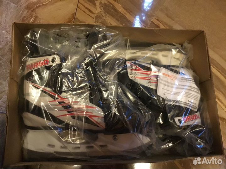 Коньки хоккейные