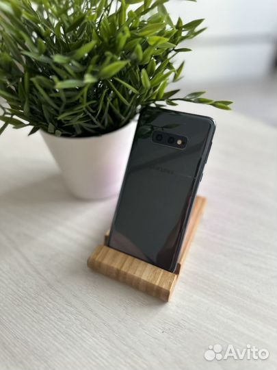 Samsung Galaxy S10e, 6/128 ГБ
