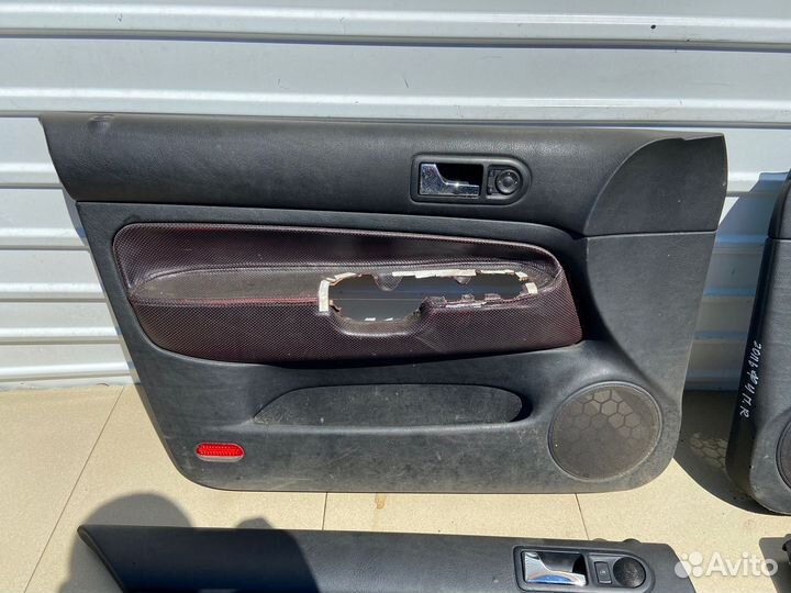 Обшивка двери комплект Volkswagen Golf 4