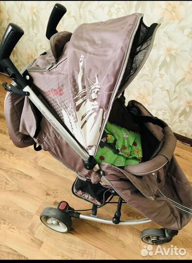 Прогулочная коляска