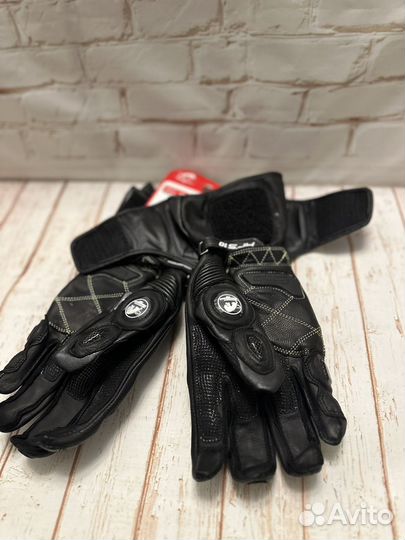 Мотоперчатки