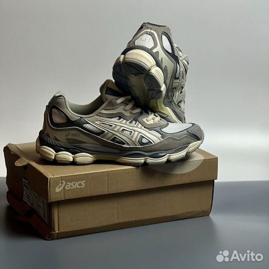 Кроссовки Asics