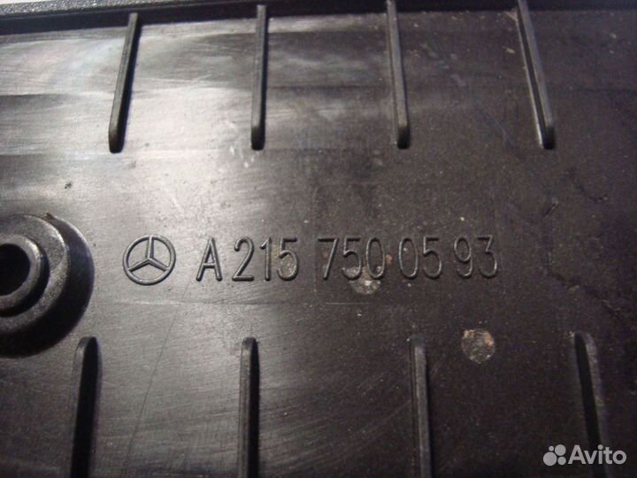 Накладка крышки багажника снизу C215 A2157500593