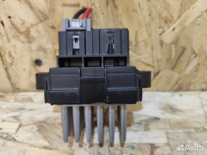 Резистор печки Chevrolet Cruze
