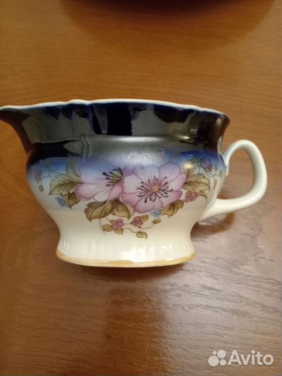 Блюдо, набор тарелок и соусник