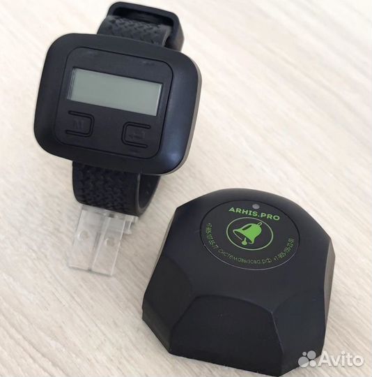 Кнопка вызова персонала официанта Бургер и часы