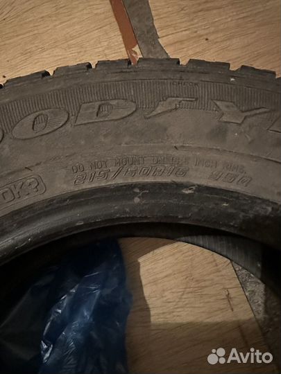 Goodyear Ice Navi Zea 215/60 R16