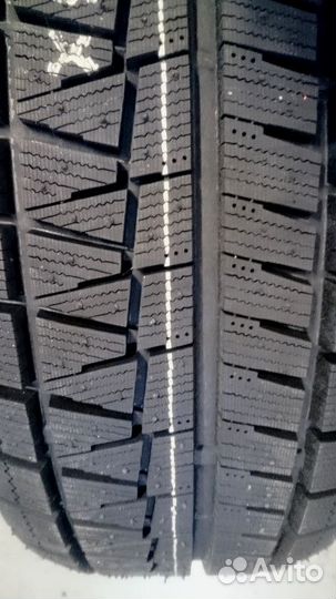 Bridgestone Blizzak Revo GZ 205/60 R16 92S