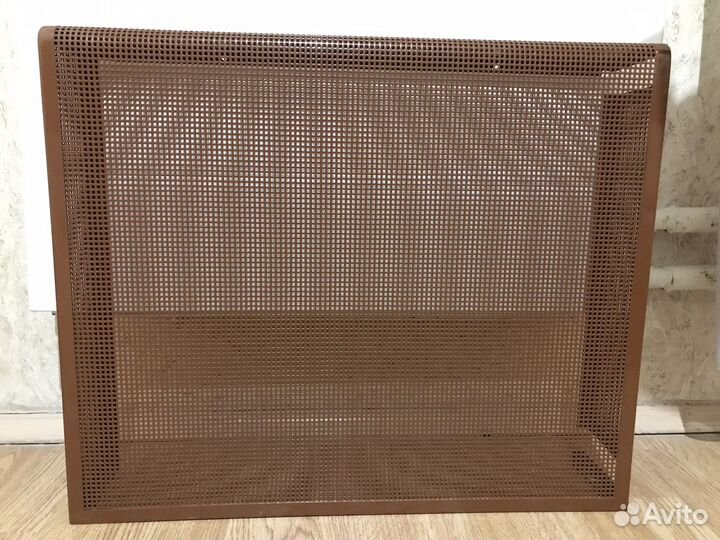 Навесной экран на батарею отопления