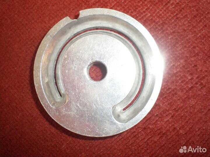 Мясорубка старинная чугунная и запчасти к ней