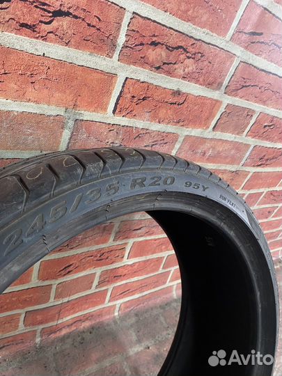 Pirelli P Zero 245/35 R20 95Y