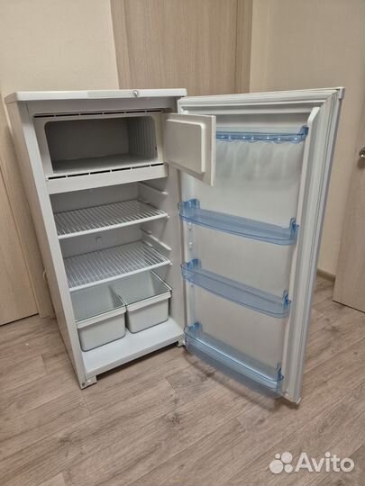 Холодильник Бирюса