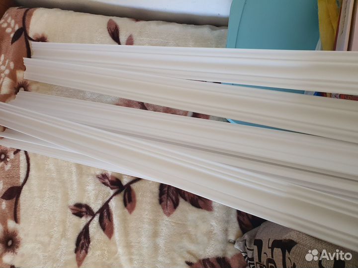 Потолочный плинтус