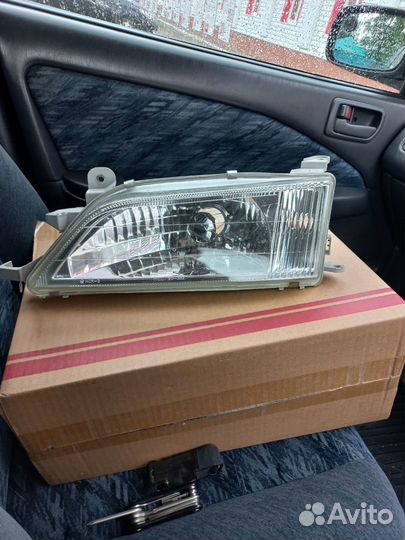 Фара на toyota carina