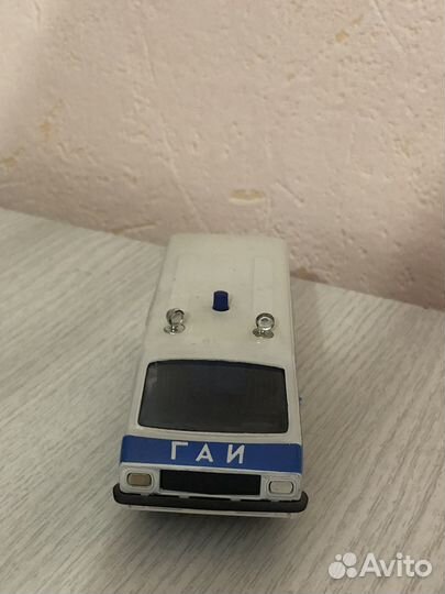 Модель автомобиля ЗИЛ 117 (1:43),Волга газ-24