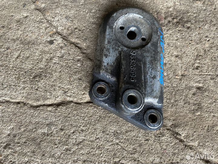 Кронштейн двигателя Chevrolet Epica