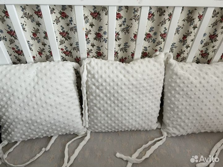 Бортики подушки в кроватку