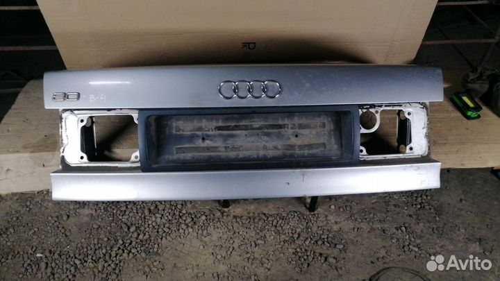 Крышка багажника седан Ауди 80 В-4 оригинал