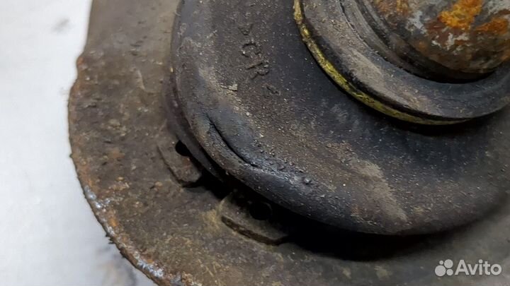 Рычаг подвески левый передний Honda Insight 2009