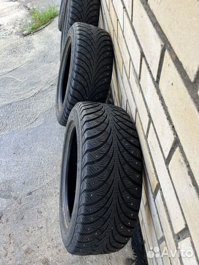 Goodyear UltraGrip Extreme 205/55 R16