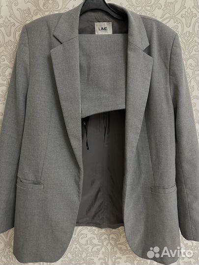 Костюм женский