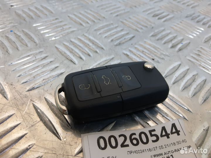 Б/У Брелок управления сигнализацией VW Caddy II