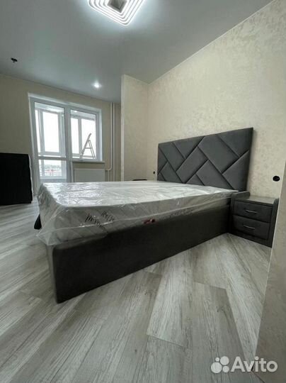 Кровать с изголовьем