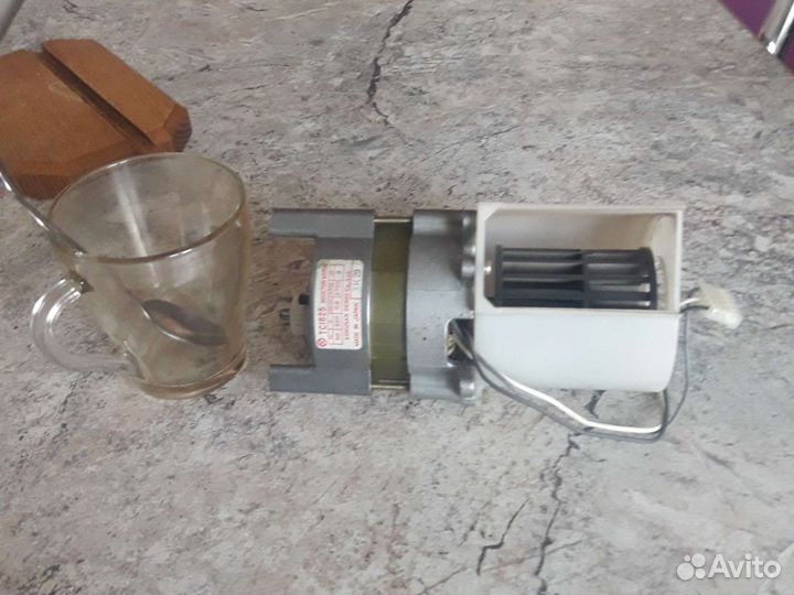 Электродвигатель с редуктором 220