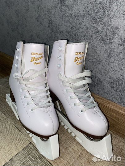 Коньки фигурные детские 30 размер graf