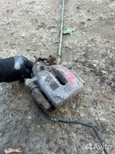 Суппорт задний левый Peugeot 3008 1.6 HDI DV6C