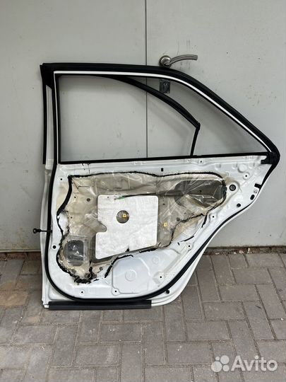 Дверь задняя правая toyota camry 50 55