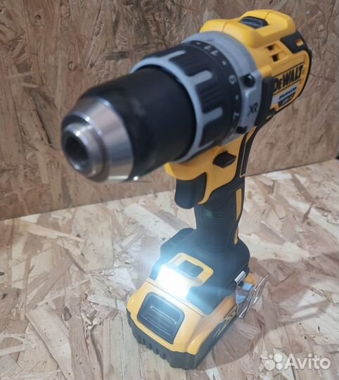 Дрель-шуруповерт Dewalt DCD791N