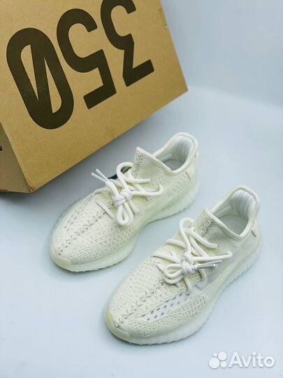 Кроссовки Yeezy Boost 350 V2 Bone