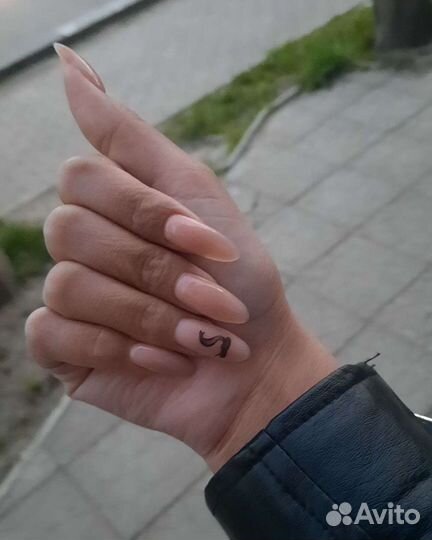 Маникюр и педикюр