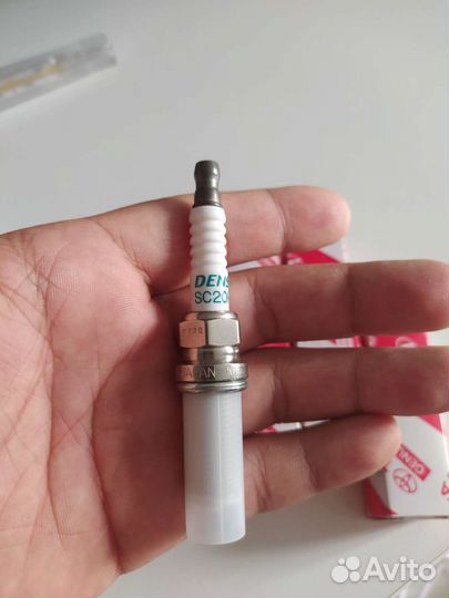 Свеча зажигания toyota (SC20HR11)