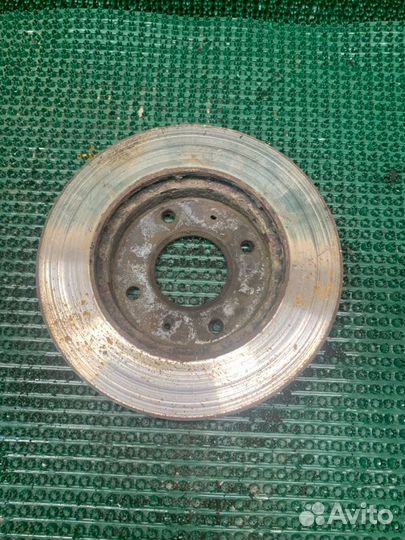 Диск тормозной передний правый Mitsubishi Legnum