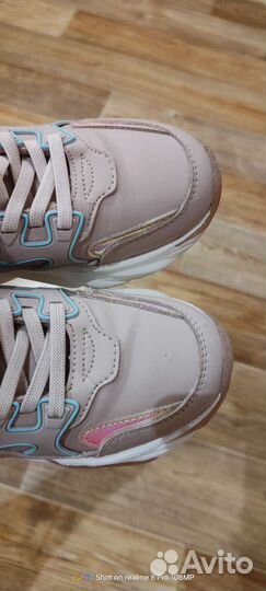 Кроссовки для девочки