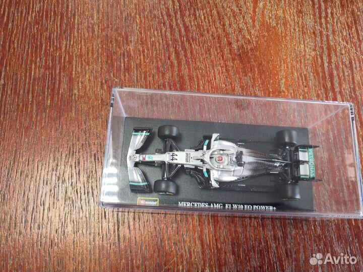 Модель formula 1 Mercedes F1 W10 2019 1 43 Bburago