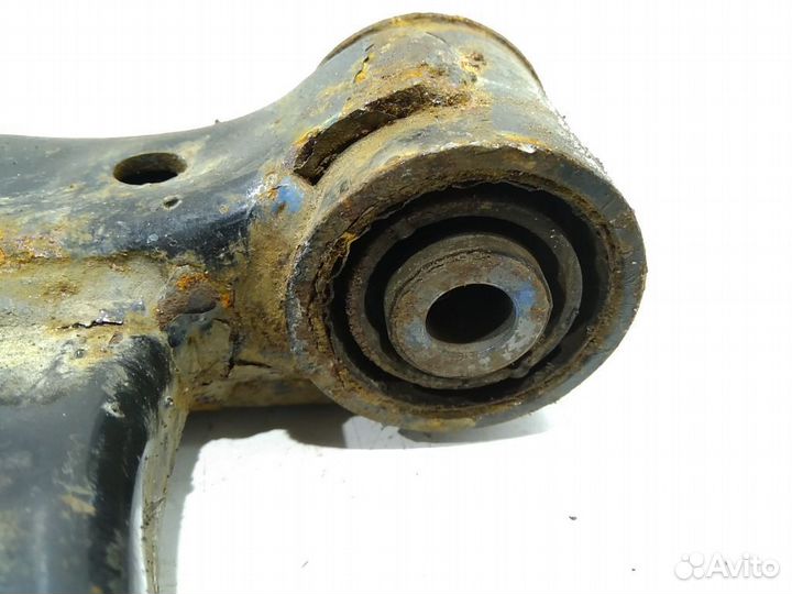 Рычаг задний верхний правый